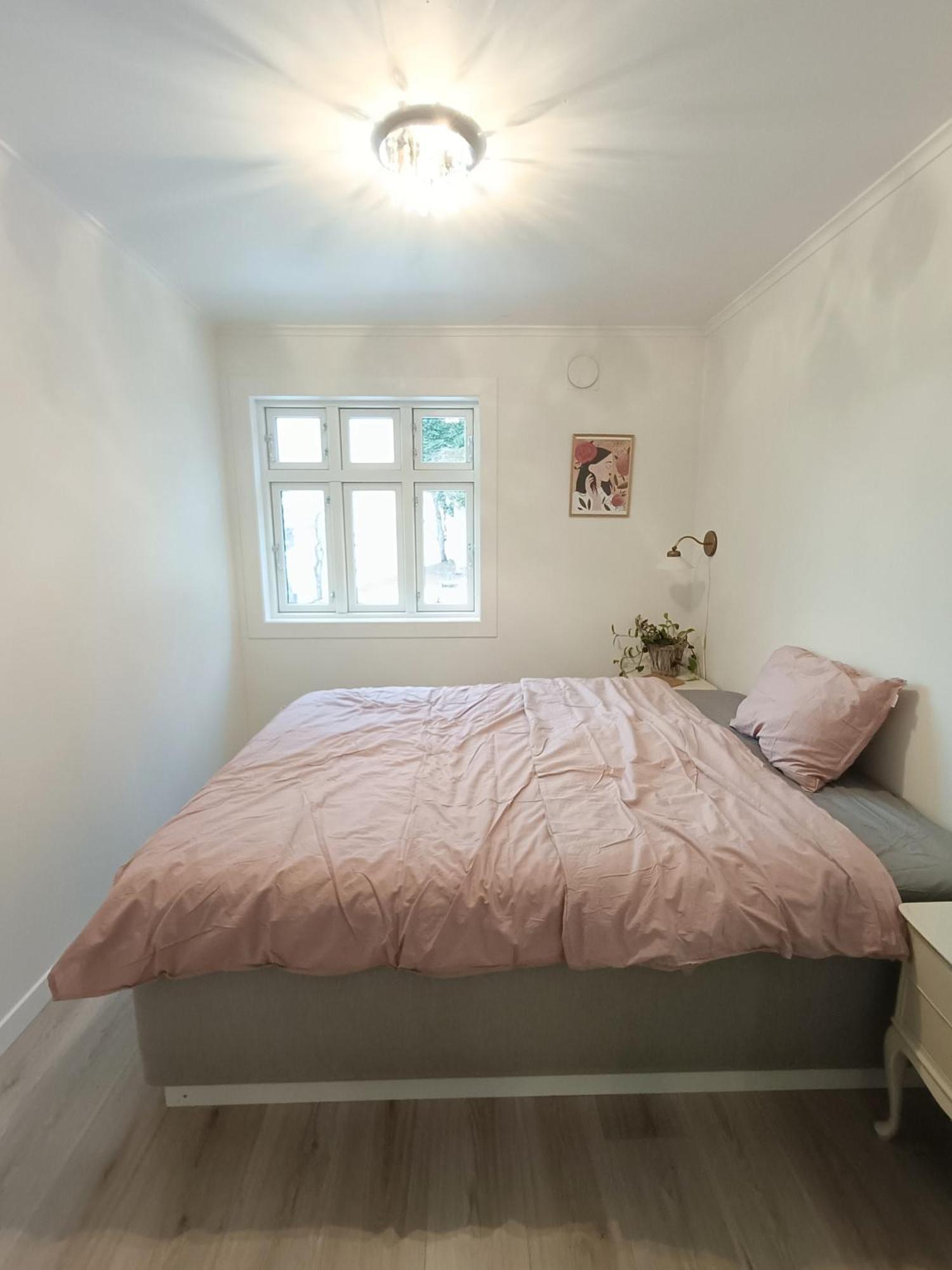 Charming House In With Free Parking *