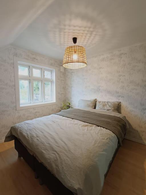 Charming House In With Free Parking * Ulsteinvik
