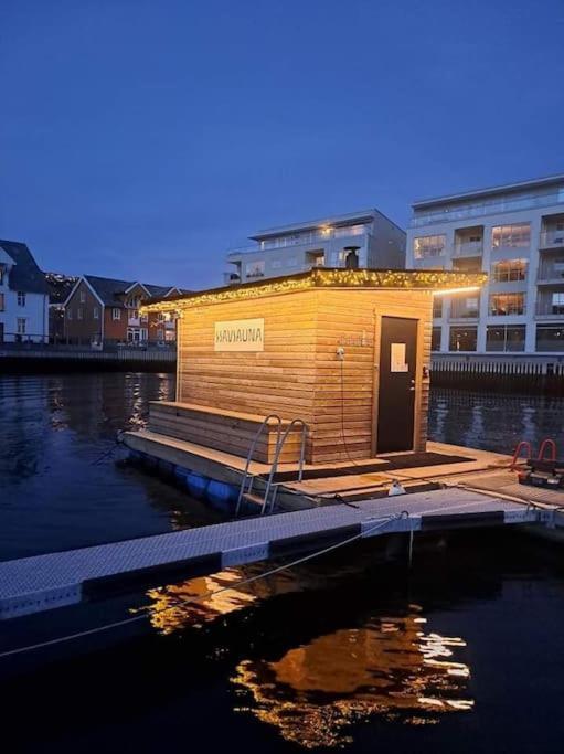 Charming House In With Free Parking Holiday home Ulsteinvik