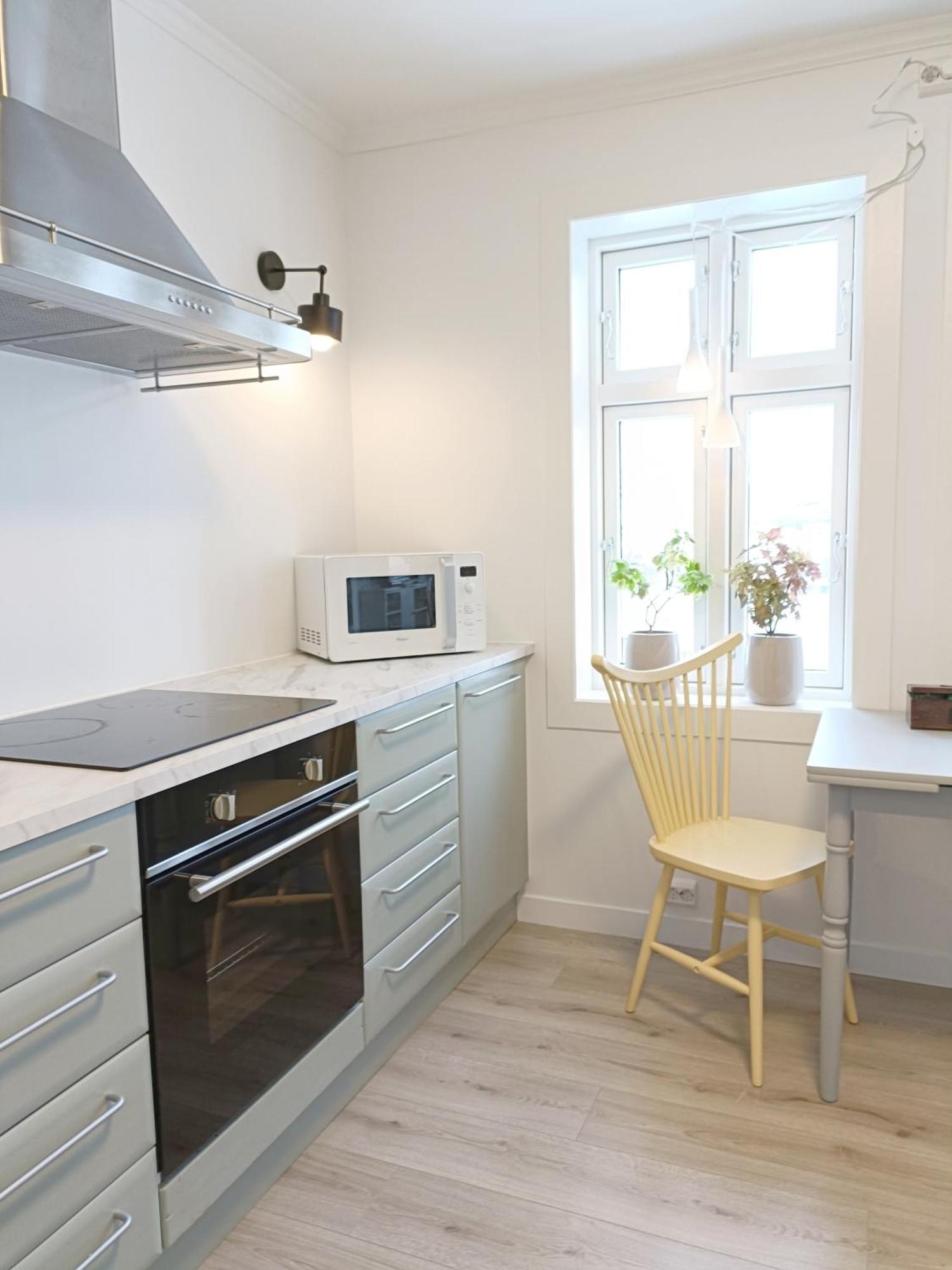Charming House In With Free Parking Holiday home *