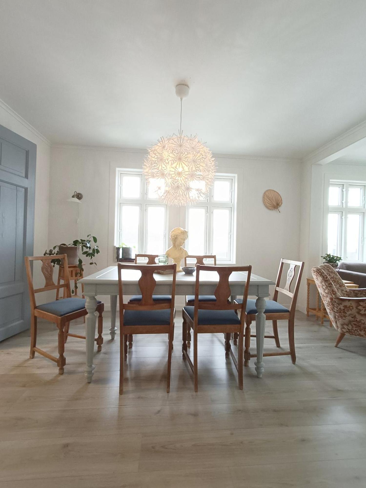 Charming House In With Free Parking Holiday home *